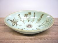 Keramik-Waschbecken in hellgr&uuml;n, Wiesenblumen